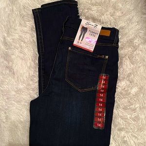 NWT; Seven7 slimming high rise jeans